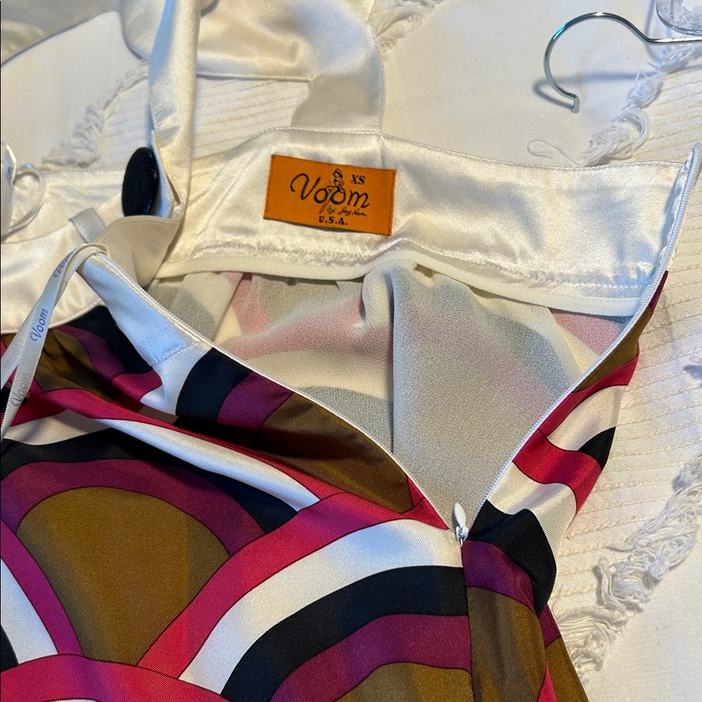 Dressy, Fun, Cute Dress! Razor Back Style - Picture 4 of 7